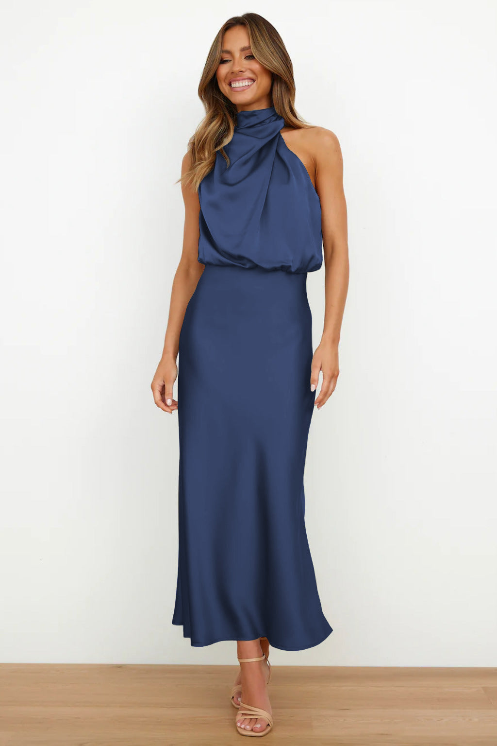 Melira - Regal High-Collar Maxi Dress - Light Green