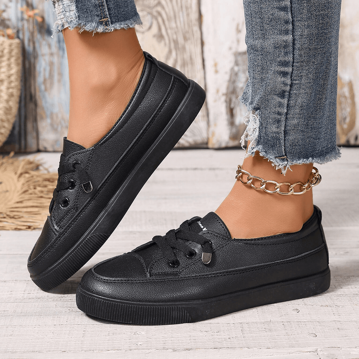 Jessamy - Comfort Lace-Up Shoes - Black