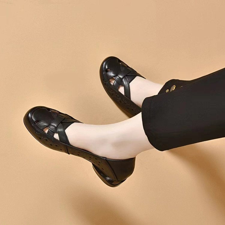 Noemi - Cutout Comfort Flats - Brown
