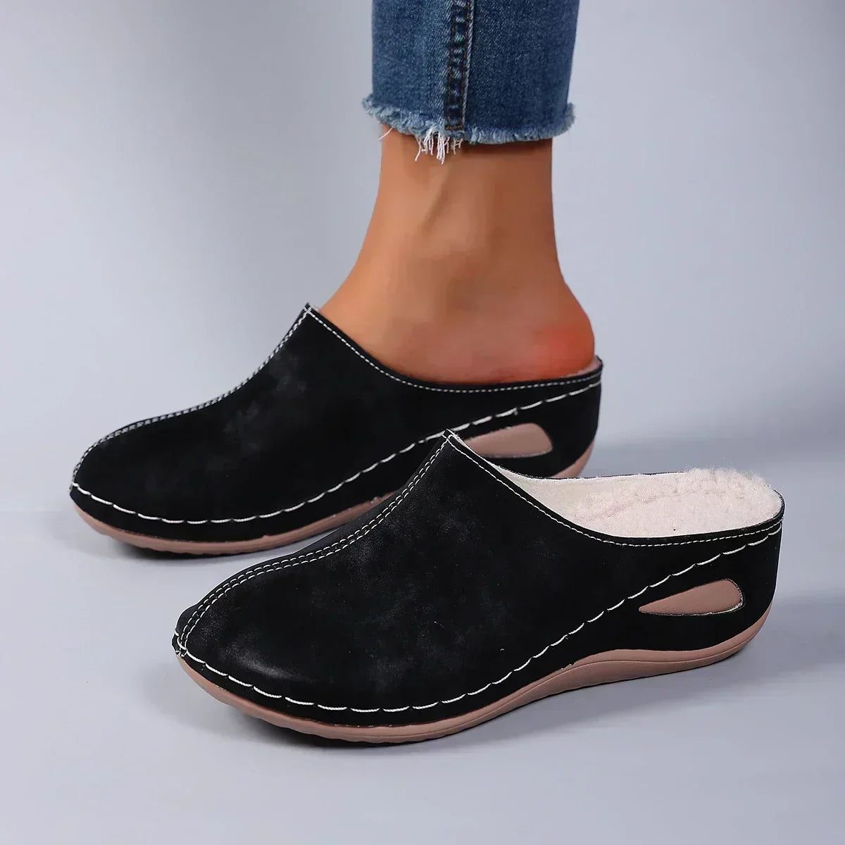Arisca - Plush Slip-On Slippers - Blue