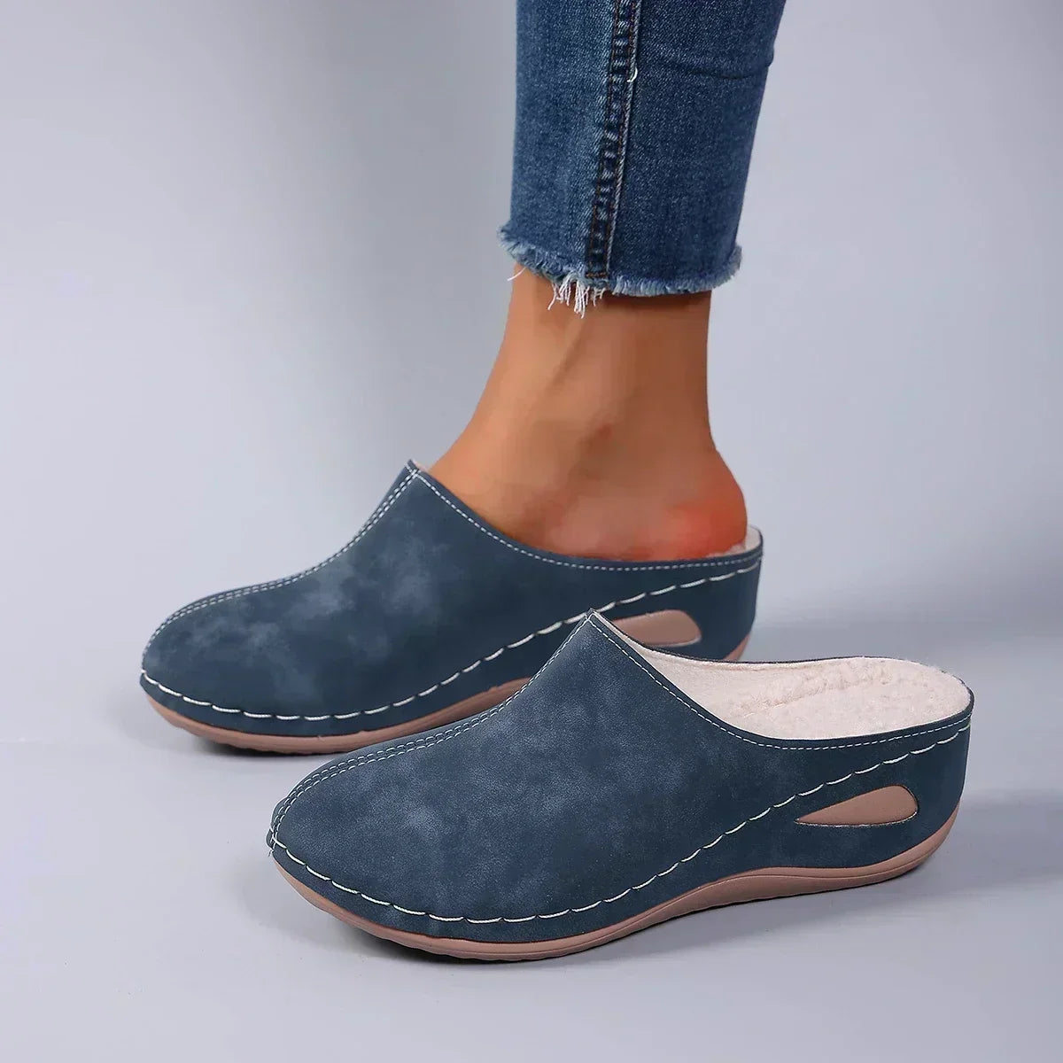 Arisca - Plush Slip-On Slippers - Blue