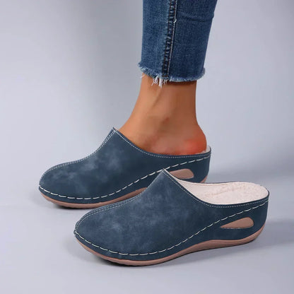 Arisca - Plush Slip-On Slippers - Blue