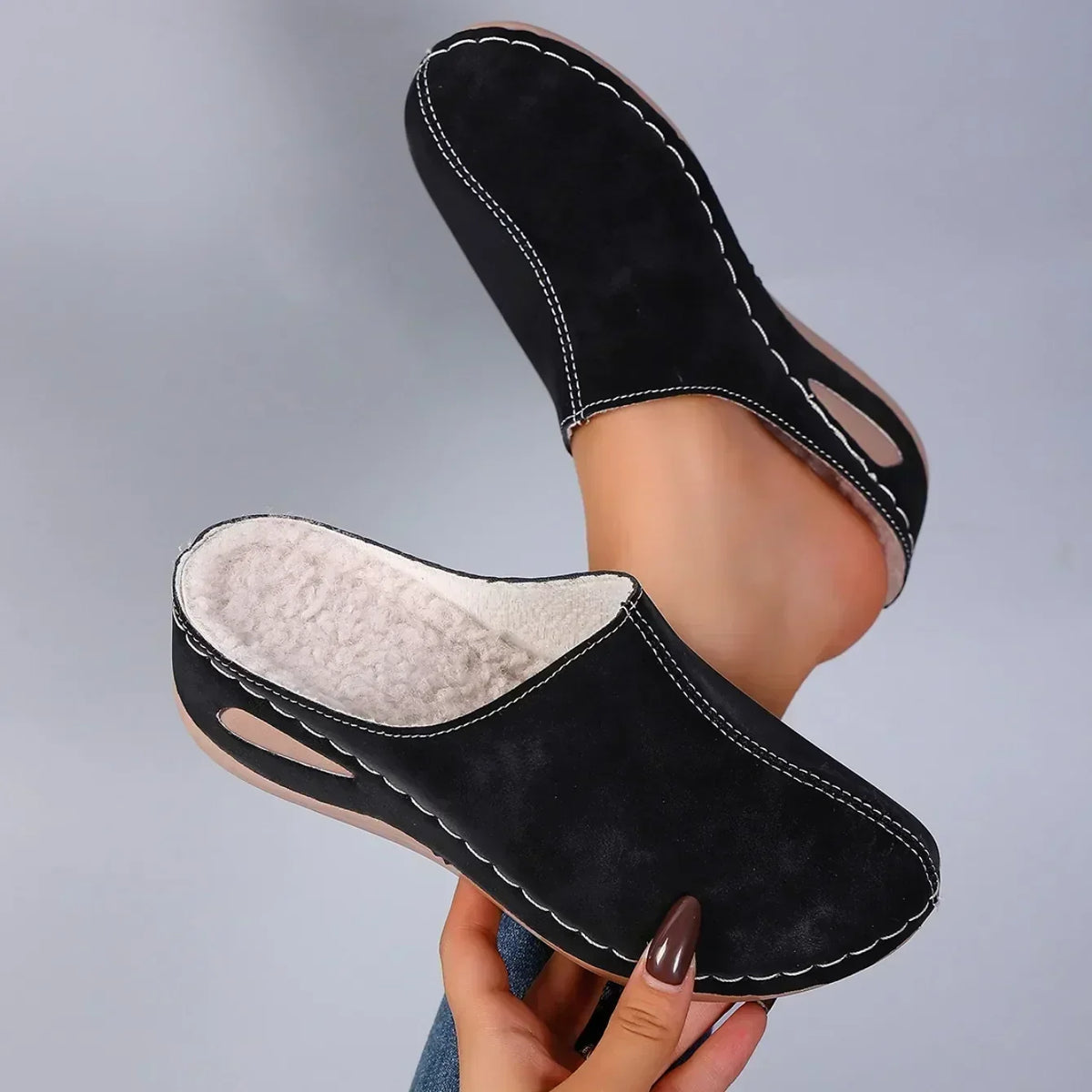 Arisca - Plush Slip-On Slippers - Blue
