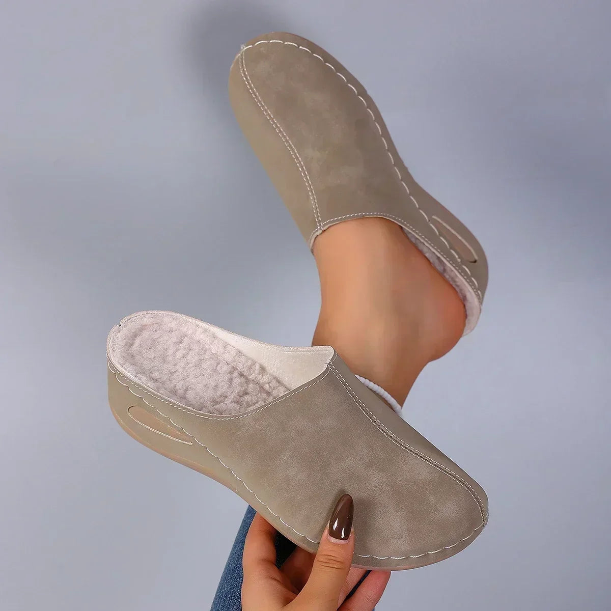 Arisca - Plush Slip-On Slippers - Blue