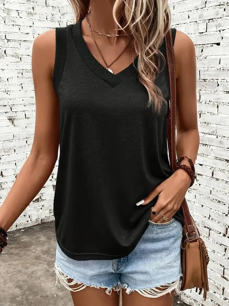 Megan - Soft-Touch Sweetheart T-Shirt - Black